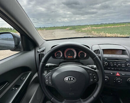 Киа Сид 2008 в Шполе на Automoto.ua Серый Киа Сид, объемом двигателя 1.4 л и пробегом 260 тыс. км за 5200 $, фото 8 на Automoto.ua
