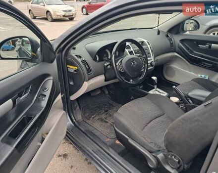 Серый Киа Сид, объемом двигателя 1.59 л и пробегом 204 тыс. км за 6300 $, фото 12 на Automoto.ua