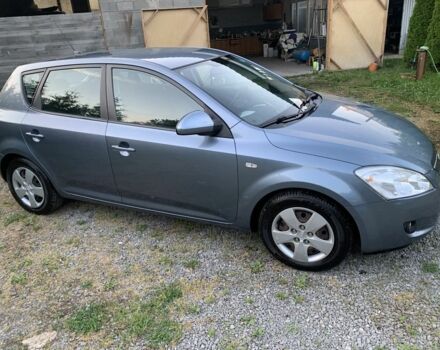 Серый Киа Сид, объемом двигателя 1.4 л и пробегом 212 тыс. км за 5700 $, фото 4 на Automoto.ua