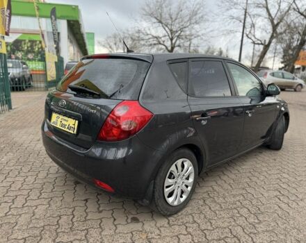 Серый Киа Сид, объемом двигателя 1.6 л и пробегом 201 тыс. км за 5300 $, фото 6 на Automoto.ua