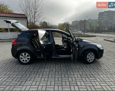 Сірий Кіа Сід, об'ємом двигуна 1.59 л та пробігом 240 тис. км за 4700 $, фото 8 на Automoto.ua