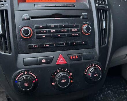 Серый Киа Сид, объемом двигателя 1.6 л и пробегом 249 тыс. км за 3500 $, фото 6 на Automoto.ua