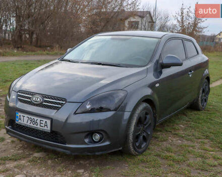 Серый Киа Сид, объемом двигателя 1.59 л и пробегом 211 тыс. км за 7000 $, фото 3 на Automoto.ua