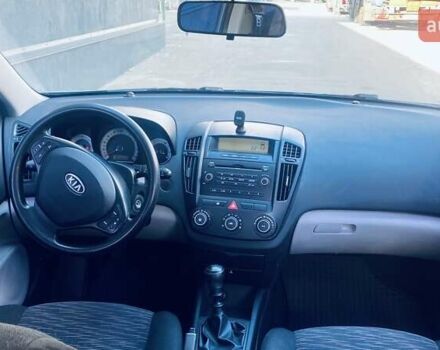 Серый Киа Сид, объемом двигателя 1.58 л и пробегом 250 тыс. км за 5500 $, фото 22 на Automoto.ua