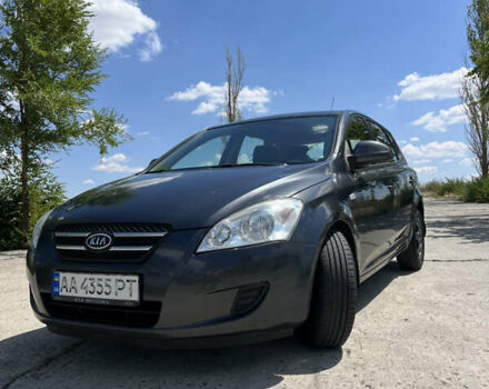 Серый Киа Сид, объемом двигателя 1.4 л и пробегом 176 тыс. км за 5800 $, фото 2 на Automoto.ua