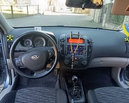 Серый Киа Сид, объемом двигателя 1.4 л и пробегом 20 тыс. км за 4600 $, фото 11 на Automoto.ua