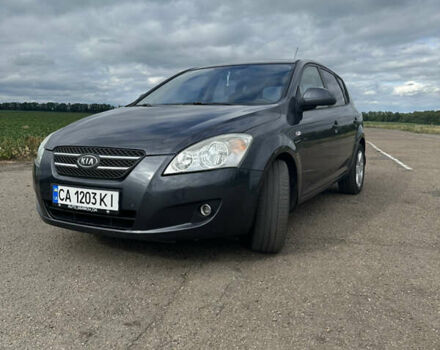 Киа Сид 2008 в Шполе на Automoto.ua Серый Киа Сид, объемом двигателя 1.4 л и пробегом 260 тыс. км за 5200 $, фото 2 на Automoto.ua