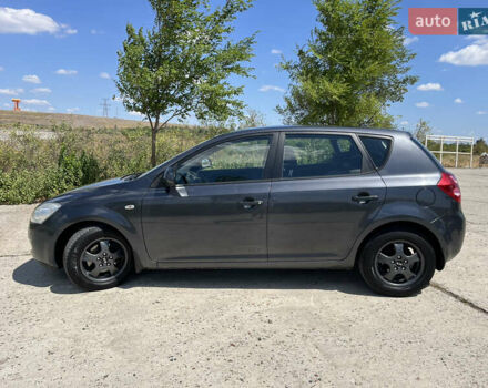 Серый Киа Сид, объемом двигателя 1.4 л и пробегом 176 тыс. км за 5800 $, фото 11 на Automoto.ua