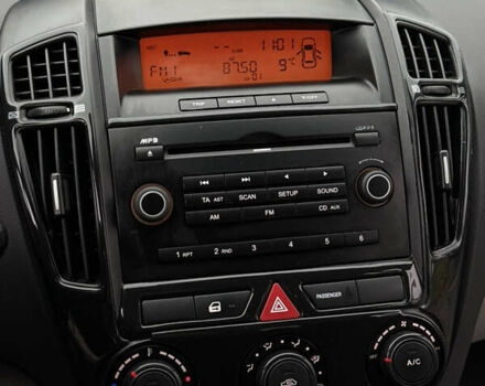 Серый Киа Сид, объемом двигателя 1.4 л и пробегом 274 тыс. км за 3600 $, фото 25 на Automoto.ua