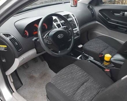Сірий Кіа Сід, об'ємом двигуна 1.4 л та пробігом 228 тис. км за 3500 $, фото 8 на Automoto.ua