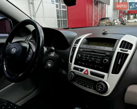Серый Киа Сид, объемом двигателя 1.59 л и пробегом 201 тыс. км за 4999 $, фото 6 на Automoto.ua