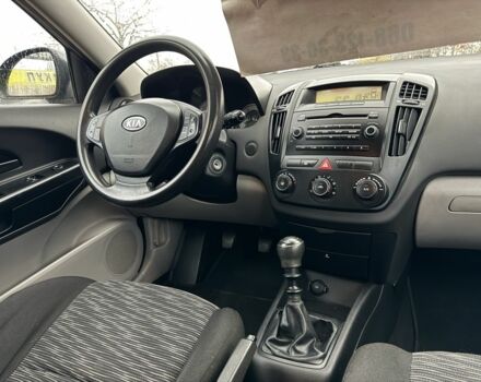 Серый Киа Сид, объемом двигателя 1.6 л и пробегом 201 тыс. км за 5300 $, фото 12 на Automoto.ua