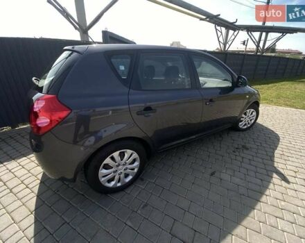 Серый Киа Сид, объемом двигателя 1.4 л и пробегом 145 тыс. км за 7500 $, фото 6 на Automoto.ua