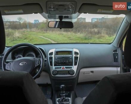 Серый Киа Сид, объемом двигателя 1.59 л и пробегом 211 тыс. км за 7000 $, фото 21 на Automoto.ua