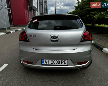 Серый Киа Сид, объемом двигателя 1.59 л и пробегом 201 тыс. км за 4999 $, фото 3 на Automoto.ua