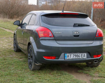 Серый Киа Сид, объемом двигателя 1.59 л и пробегом 211 тыс. км за 7000 $, фото 6 на Automoto.ua