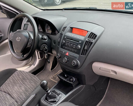 Кіа Сід 2008 у Белой Церкве на Automoto.ua Сірий Кіа Сід, об'ємом двигуна 1.6 л та пробігом 170 тис. км за 4950 $, фото 18 на Automoto.ua