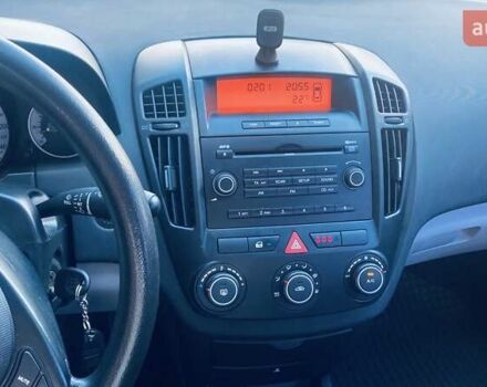 Серый Киа Сид, объемом двигателя 1.58 л и пробегом 250 тыс. км за 5500 $, фото 19 на Automoto.ua