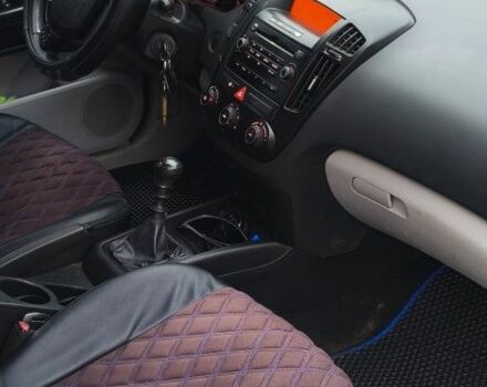 Серый Киа Сид, объемом двигателя 1.6 л и пробегом 208 тыс. км за 4800 $, фото 10 на Automoto.ua