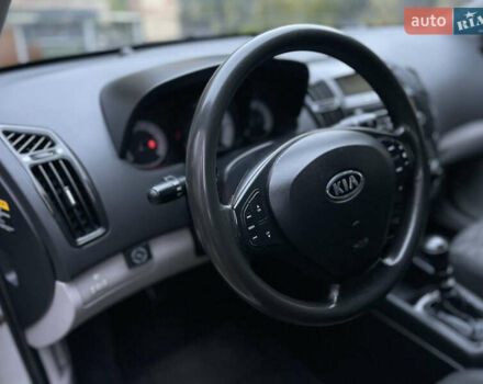 Серый Киа Сид, объемом двигателя 1.4 л и пробегом 273 тыс. км за 4800 $, фото 8 на Automoto.ua