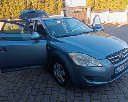 Серый Киа Сид, объемом двигателя 1.4 л и пробегом 220 тыс. км за 4600 $, фото 4 на Automoto.ua