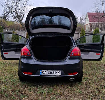 Сірий Кіа Сід, об'ємом двигуна 1.4 л та пробігом 258 тис. км за 4800 $, фото 3 на Automoto.ua