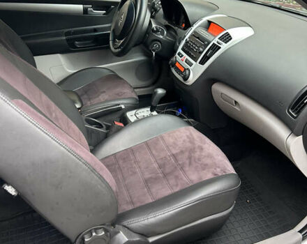 Сірий Кіа Сід, об'ємом двигуна 2 л та пробігом 281 тис. км за 6400 $, фото 4 на Automoto.ua