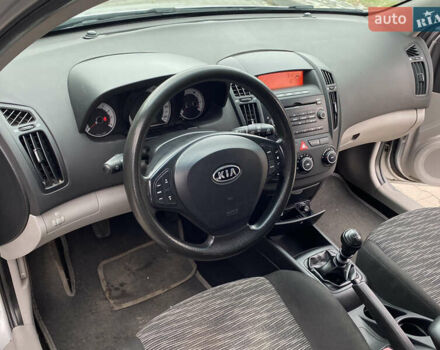 Кіа Сід 2008 у Белой Церкве на Automoto.ua Сірий Кіа Сід, об'ємом двигуна 1.6 л та пробігом 170 тис. км за 4950 $, фото 16 на Automoto.ua