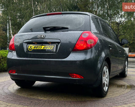 Серый Киа Сид, объемом двигателя 1.6 л и пробегом 167 тыс. км за 6600 $, фото 6 на Automoto.ua