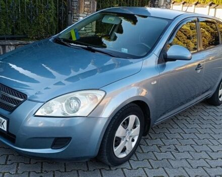 Серый Киа Сид, объемом двигателя 1.4 л и пробегом 220 тыс. км за 4600 $, фото 1 на Automoto.ua