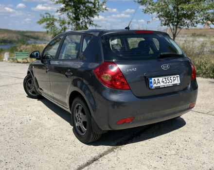 Серый Киа Сид, объемом двигателя 1.4 л и пробегом 176 тыс. км за 5800 $, фото 7 на Automoto.ua