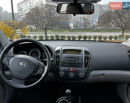 Сірий Кіа Сід, об'ємом двигуна 1.59 л та пробігом 240 тис. км за 4700 $, фото 9 на Automoto.ua