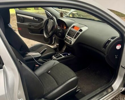 Серый Киа Сид, объемом двигателя 0 л и пробегом 234 тыс. км за 5500 $, фото 7 на Automoto.ua