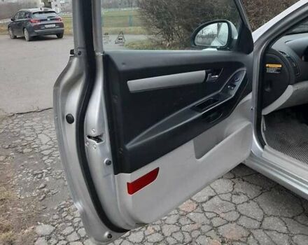 Сірий Кіа Сід, об'ємом двигуна 1.4 л та пробігом 228 тис. км за 3500 $, фото 7 на Automoto.ua