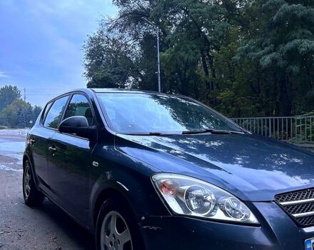 Серый Киа Сид, объемом двигателя 1.6 л и пробегом 250 тыс. км за 3200 $, фото 4 на Automoto.ua