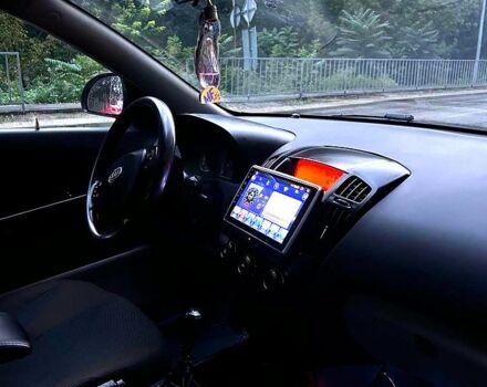 Серый Киа Сид, объемом двигателя 1.6 л и пробегом 250 тыс. км за 3200 $, фото 6 на Automoto.ua