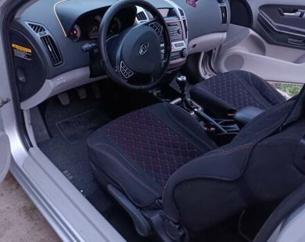 Серый Киа Сид, объемом двигателя 1.6 л и пробегом 128 тыс. км за 4700 $, фото 3 на Automoto.ua