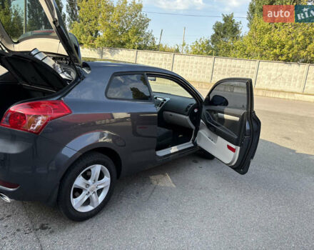 Сірий Кіа Сід, об'ємом двигуна 1.4 л та пробігом 220 тис. км за 6000 $, фото 4 на Automoto.ua