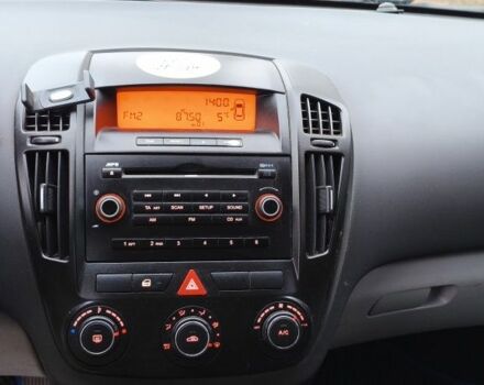 Серый Киа Сид, объемом двигателя 1.6 л и пробегом 208 тыс. км за 4800 $, фото 13 на Automoto.ua