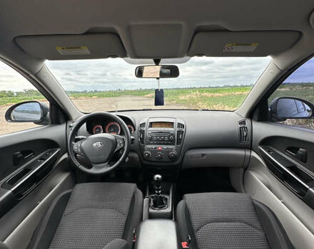 Киа Сид 2008 в Шполе на Automoto.ua Серый Киа Сид, объемом двигателя 1.4 л и пробегом 260 тыс. км за 5200 $, фото 9 на Automoto.ua