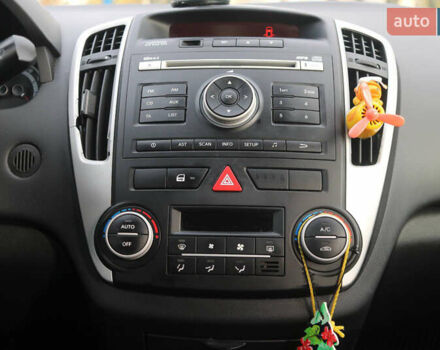 Серый Киа Сид, объемом двигателя 1.6 л и пробегом 213 тыс. км за 6500 $, фото 8 на Automoto.ua