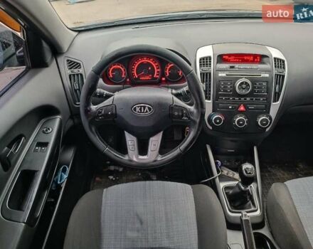 Серый Киа Сид, объемом двигателя 1.4 л и пробегом 202 тыс. км за 5890 $, фото 15 на Automoto.ua