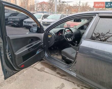 Серый Киа Сид, объемом двигателя 1.4 л и пробегом 202 тыс. км за 5890 $, фото 17 на Automoto.ua