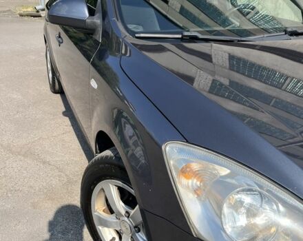 Серый Киа Сид, объемом двигателя 1.4 л и пробегом 280 тыс. км за 5280 $, фото 3 на Automoto.ua