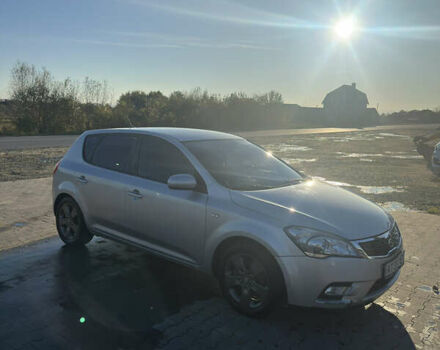 Серый Киа Сид, объемом двигателя 1.59 л и пробегом 187 тыс. км за 5100 $, фото 3 на Automoto.ua