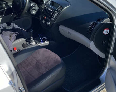 Сірий Кіа Сід, об'ємом двигуна 1.59 л та пробігом 169 тис. км за 6000 $, фото 4 на Automoto.ua