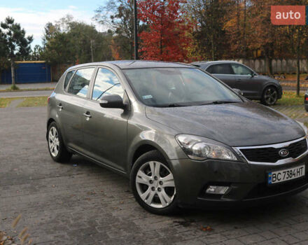 Серый Киа Сид, объемом двигателя 1.6 л и пробегом 213 тыс. км за 6500 $, фото 5 на Automoto.ua