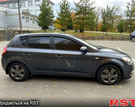 Серый Киа Сид, объемом двигателя 1.4 л и пробегом 202 тыс. км за 6300 $, фото 2 на Automoto.ua