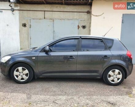 Серый Киа Сид, объемом двигателя 1.59 л и пробегом 180 тыс. км за 5800 $, фото 1 на Automoto.ua