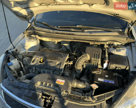 Серый Киа Сид, объемом двигателя 1.59 л и пробегом 187 тыс. км за 5100 $, фото 14 на Automoto.ua